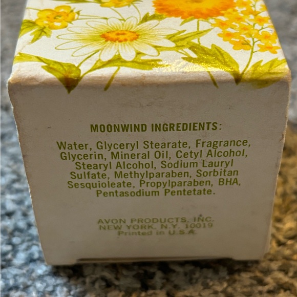 Avon Buttercup Salt Shaker - Picture 4 of 7